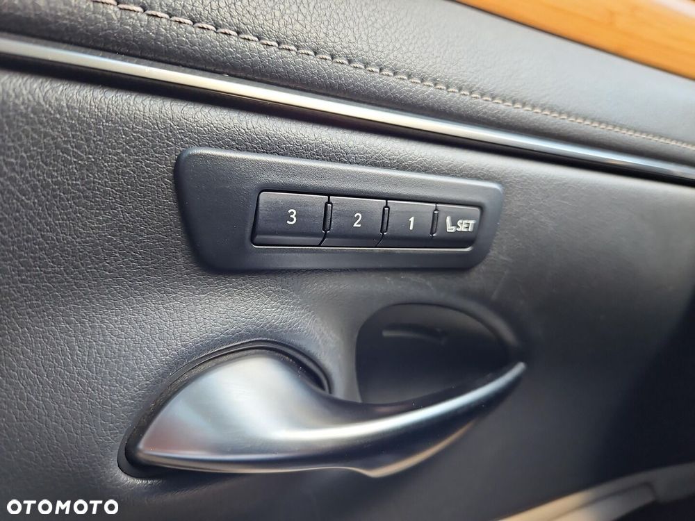 Lexus ES 300h Prestige - 19