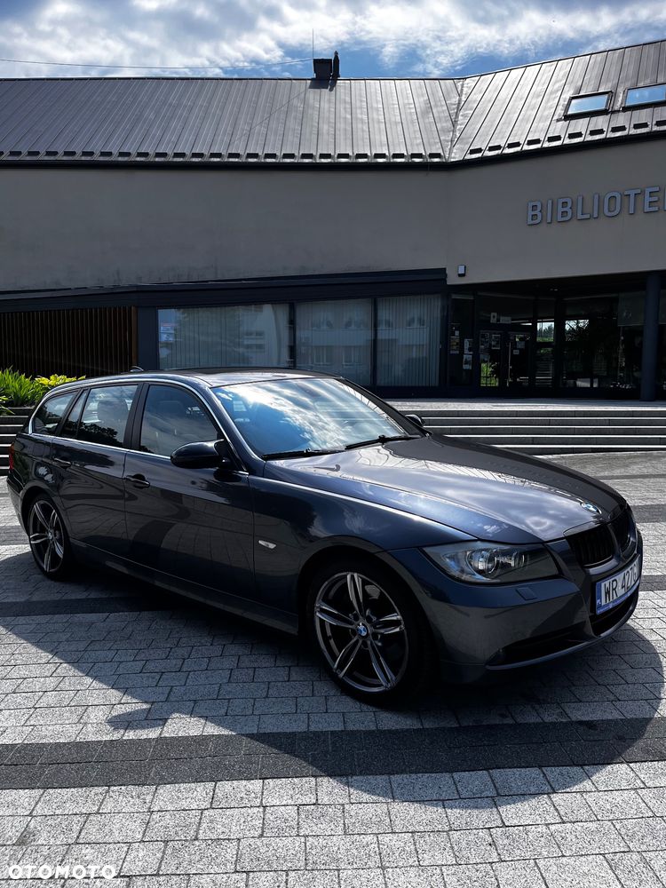 BMW Seria 3 325i xDrive - 1