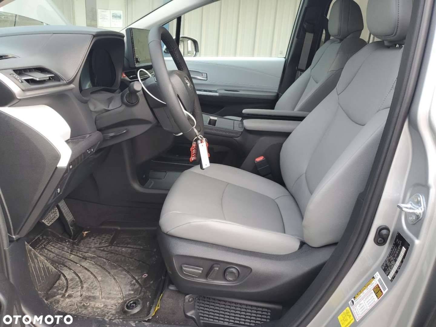 Toyota Sienna - 8