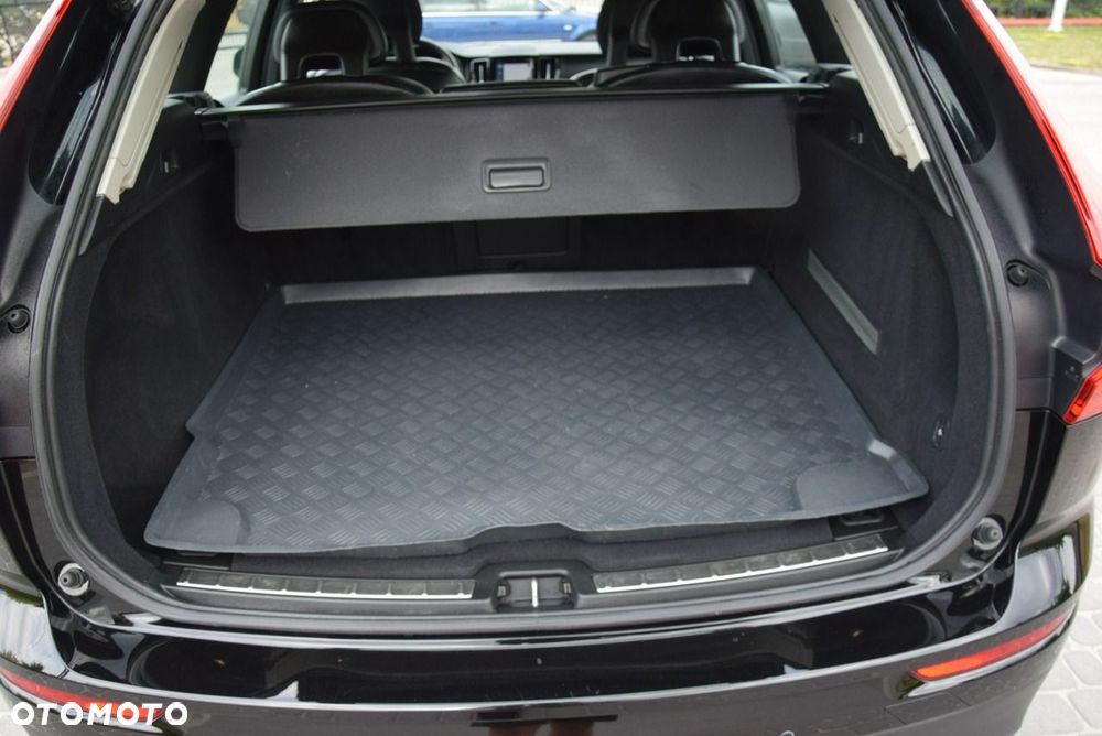 Volvo XC 60 D4 AWD Geartronic Momentum - 25