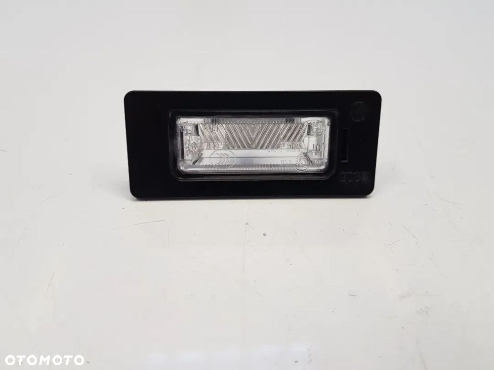 Lampka Oświetlenie tablicy Audi A4 B8 A5 8t0943021 - 1