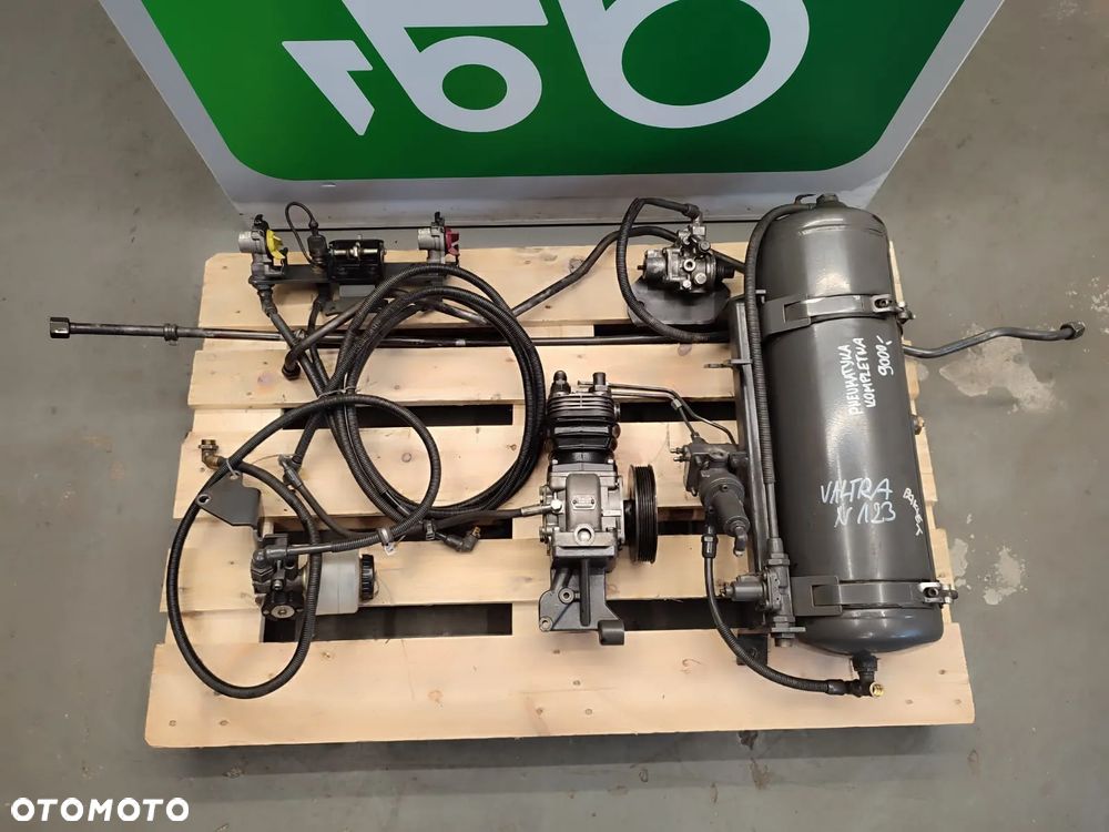Układ pneumatyczny Kompresor K 014774  LK 1573 Valtra N 123 - 5