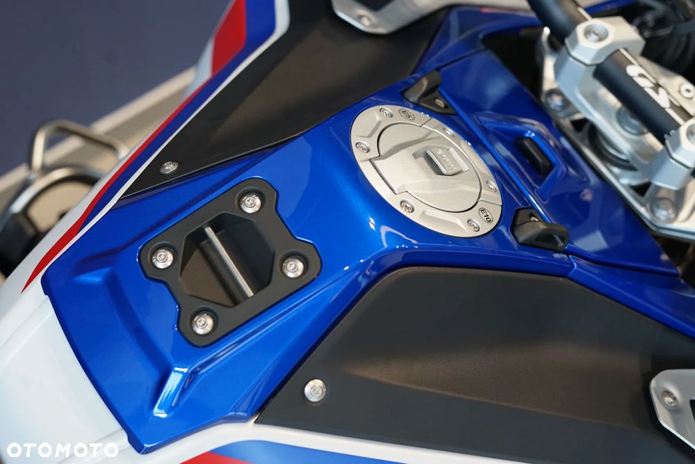 BMW R - 16