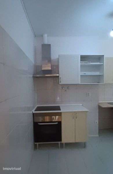 Arrenda-se T2 Renovado - Grande imagem: 3/6