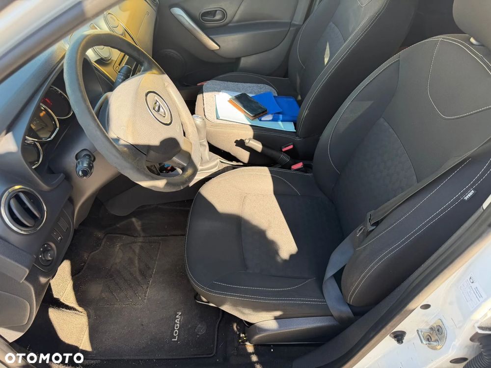 Dacia Logan 1.2 16V 75 Essentiel - 6