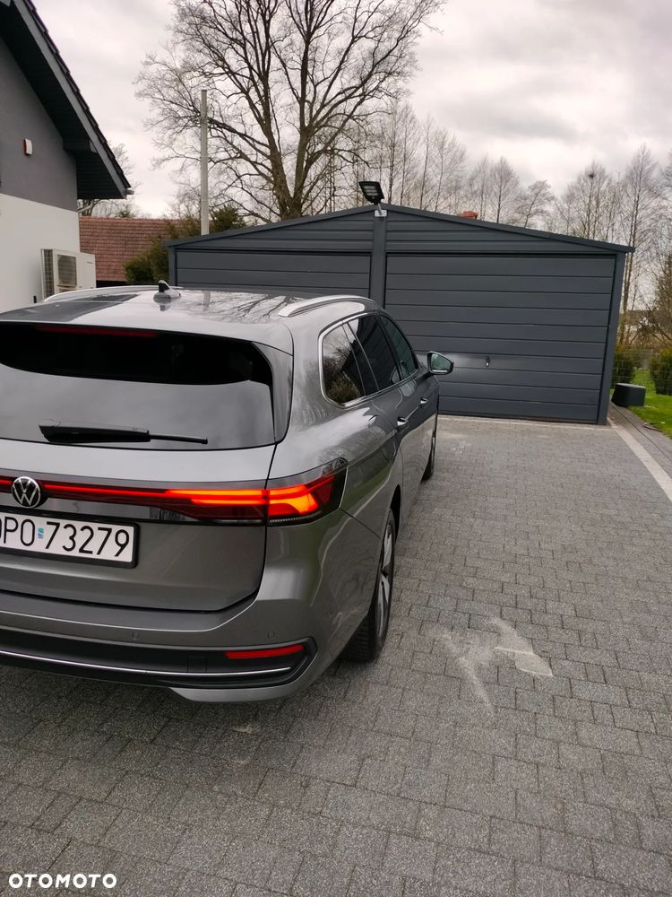 Volkswagen Passat - 4