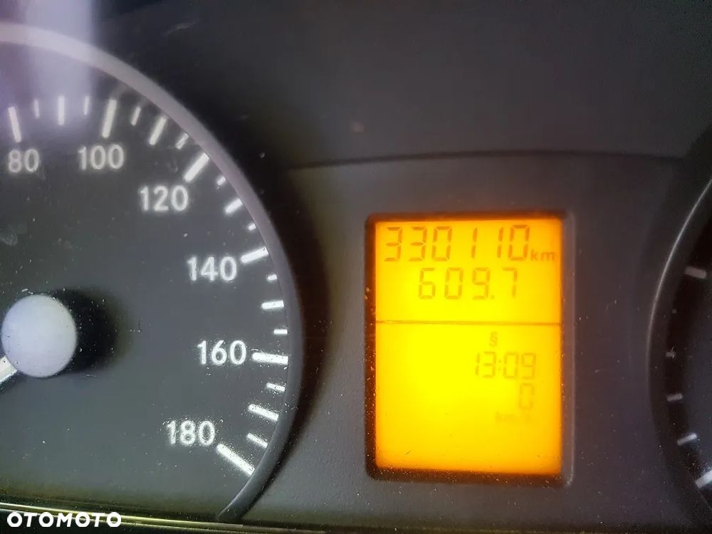 Mercedes-Benz Sprinter - 21