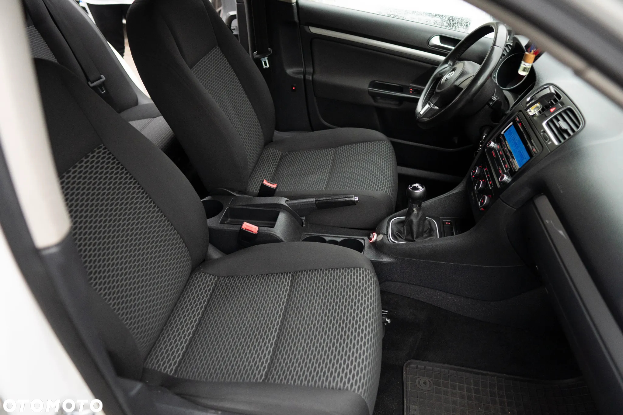 Volkswagen Golf VI 1.6 TDI Trendline - 32