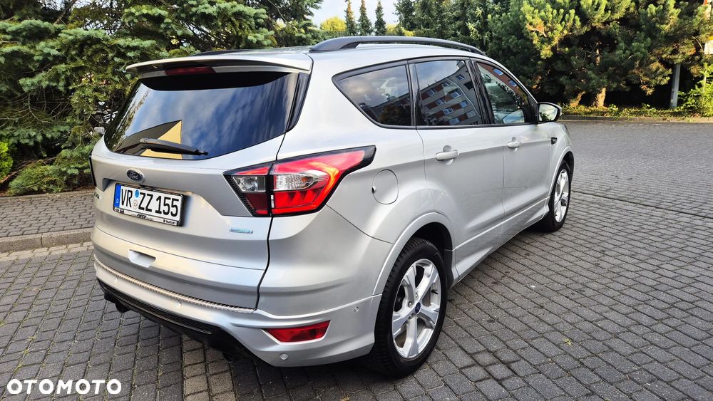 Ford Kuga 1.5 EcoBoost 2x4 ST-Line - 6