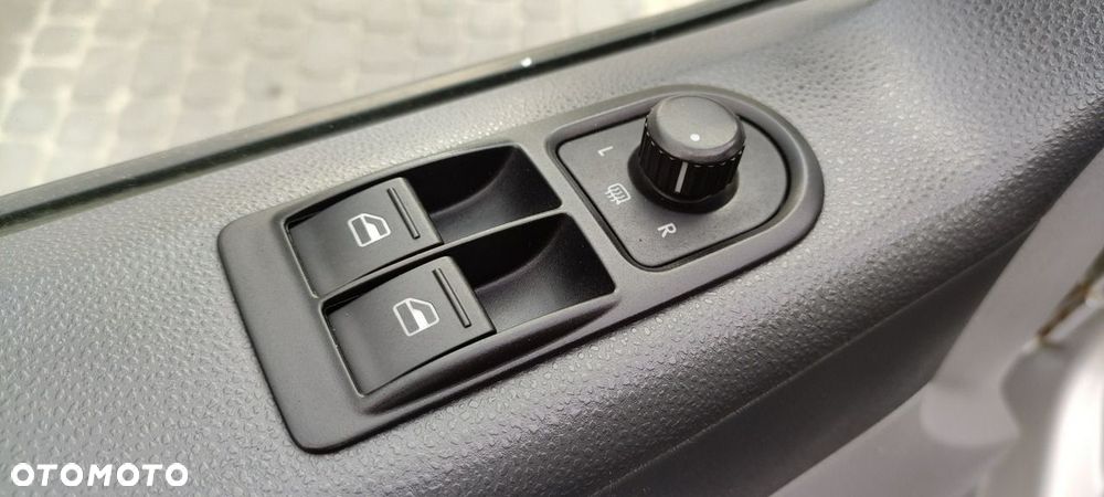 Volkswagen Caravelle - 23