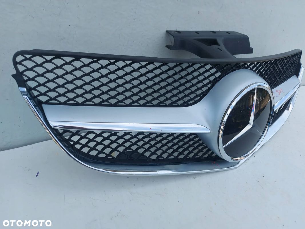 Mercedes-Benz E klasa coupe Lift C207 W207 Grill Atrapa Distronic - 1