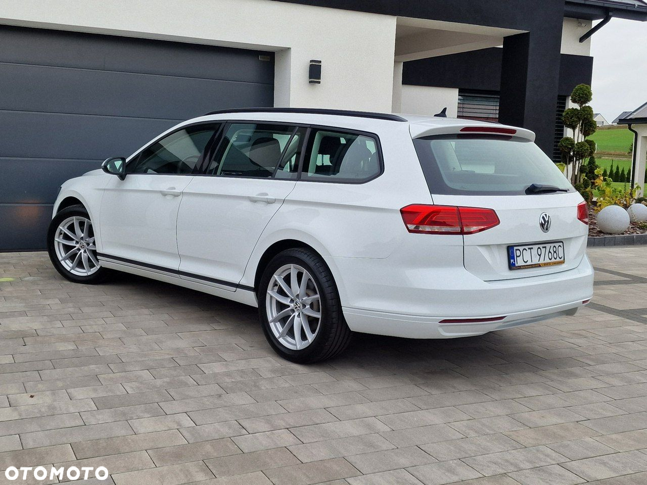 Volkswagen Passat - 4