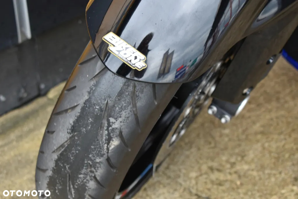 Suzuki GSX-R - 24