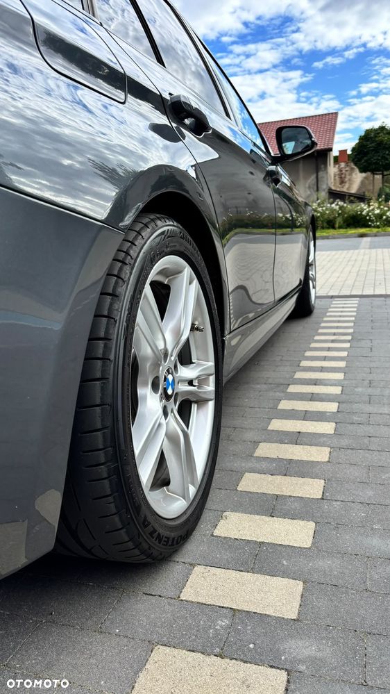 BMW Seria 3 318d M Sport - 14