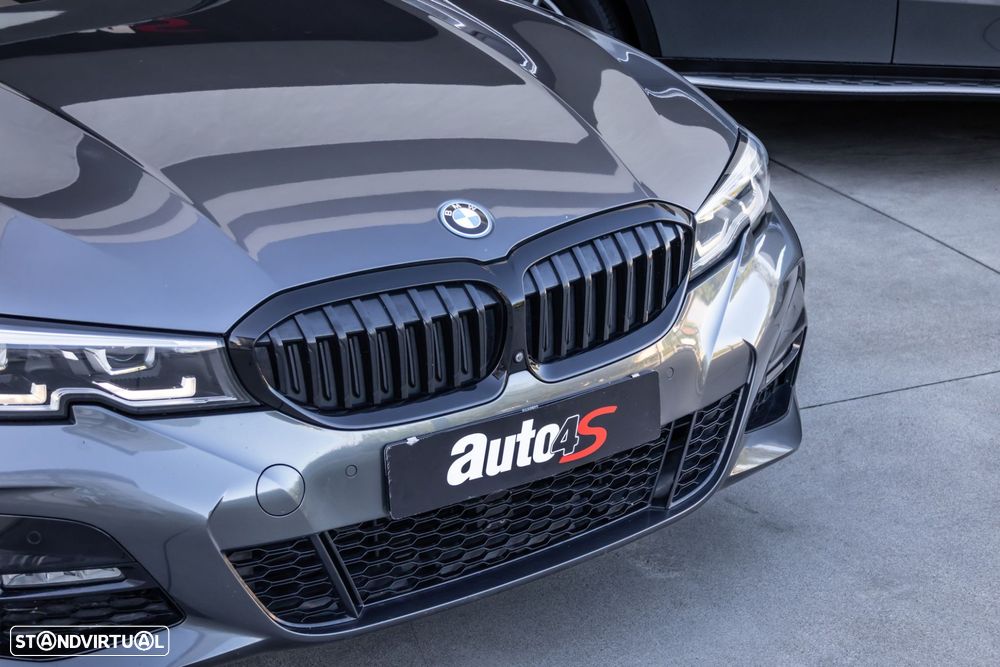 BMW 330 e Pack Desportivo M Pro Auto - 9