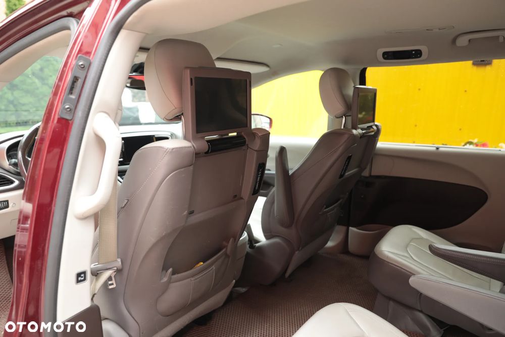 Chrysler Pacifica - 13