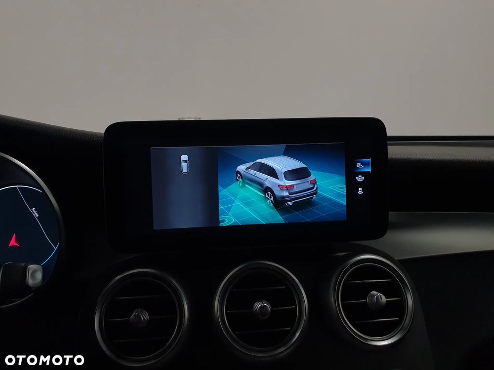 Mercedes-Benz GLC 300 de 4Matic 9G-TRONIC AMG Line Plus - 26