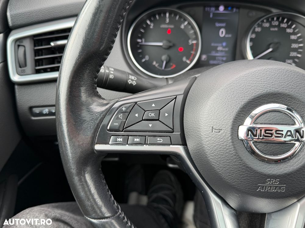 Nissan Qashqai 1.6 DCI Xtronic N-Connecta - 24
