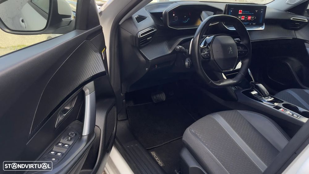 Peugeot 2008 PureTech 130 EAT8 Allure - 7