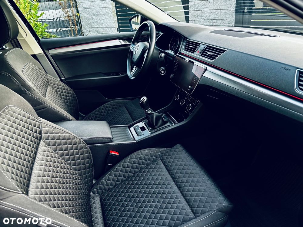 Skoda Superb Combi 2.0 TDI Style - 11