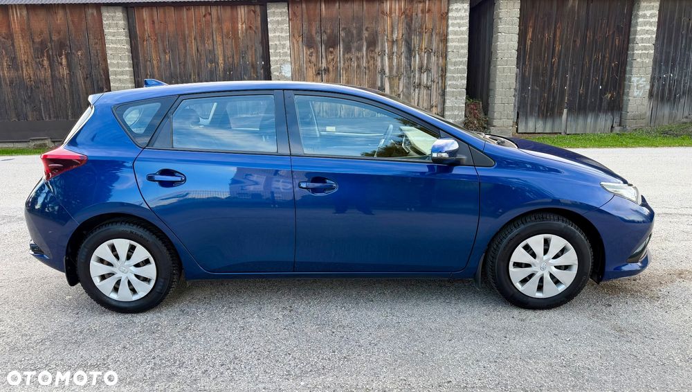 Toyota Auris - 2