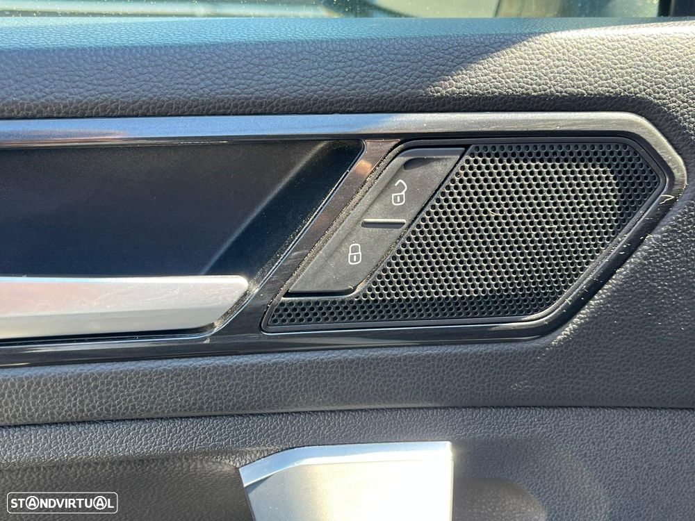 VW Tiguan 2.0 TDi Sport BlueMotion 4Motion DSG - 22