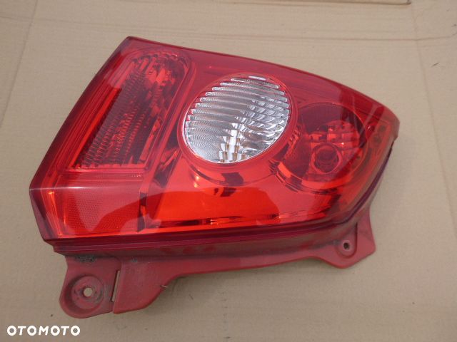 LAMPA LEWY TYŁ LEWA TYLNA NISSAN PIXO 08- - 6