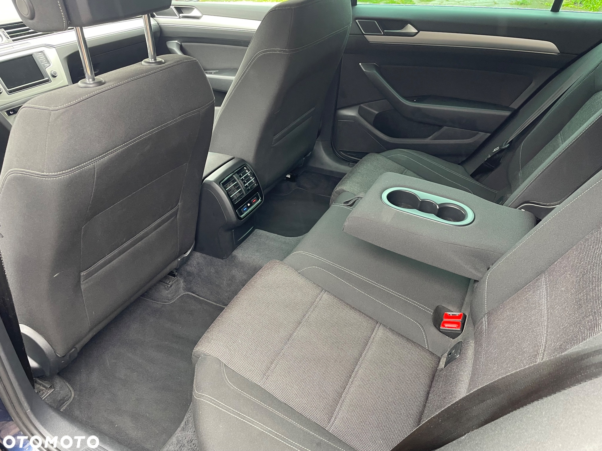 Volkswagen Passat Variant 1.6 TDI SCR DSG Trendline - 9