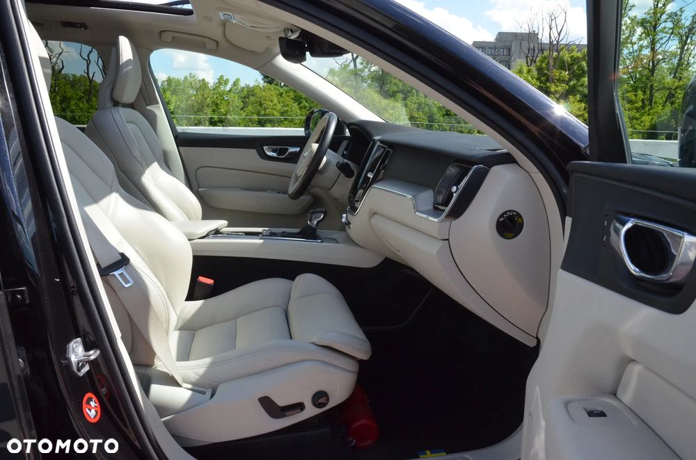 Volvo XC 60 T5 AWD Inscription - 18