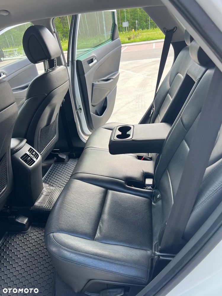 Hyundai Tucson 1.7 CRDI BlueDrive Style 2WD - 11