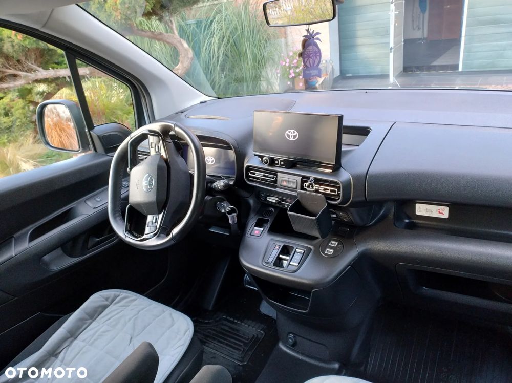 Toyota Proace City 1.5 D-4D Long 2,4t Active (bryg.) - 18