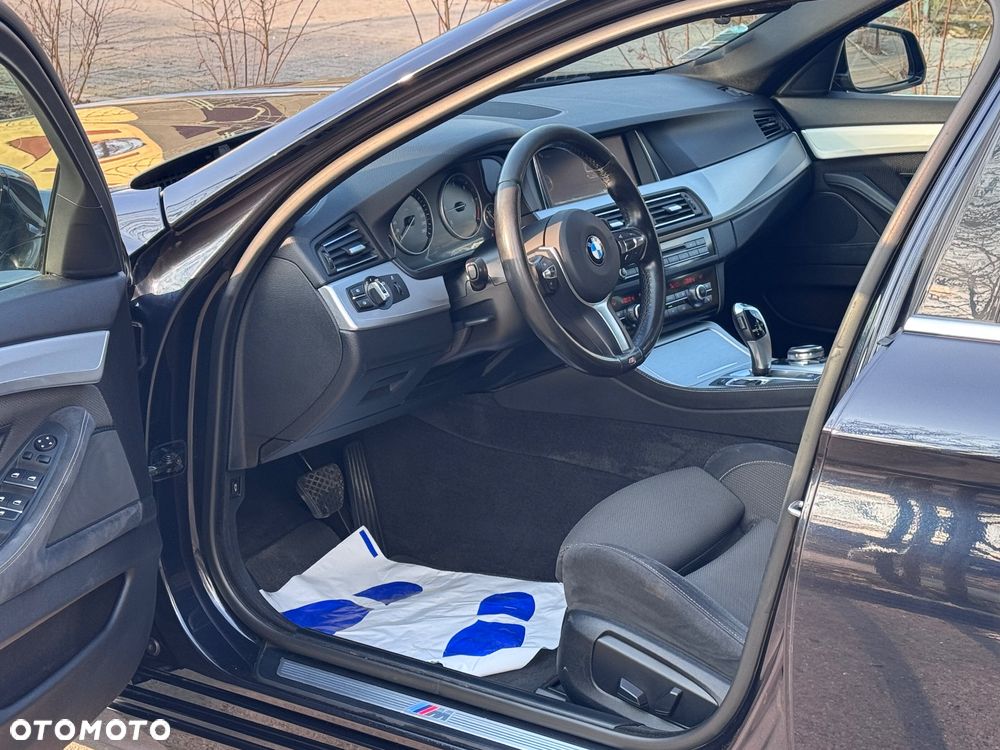 BMW Seria 5 518d M Sport - 8