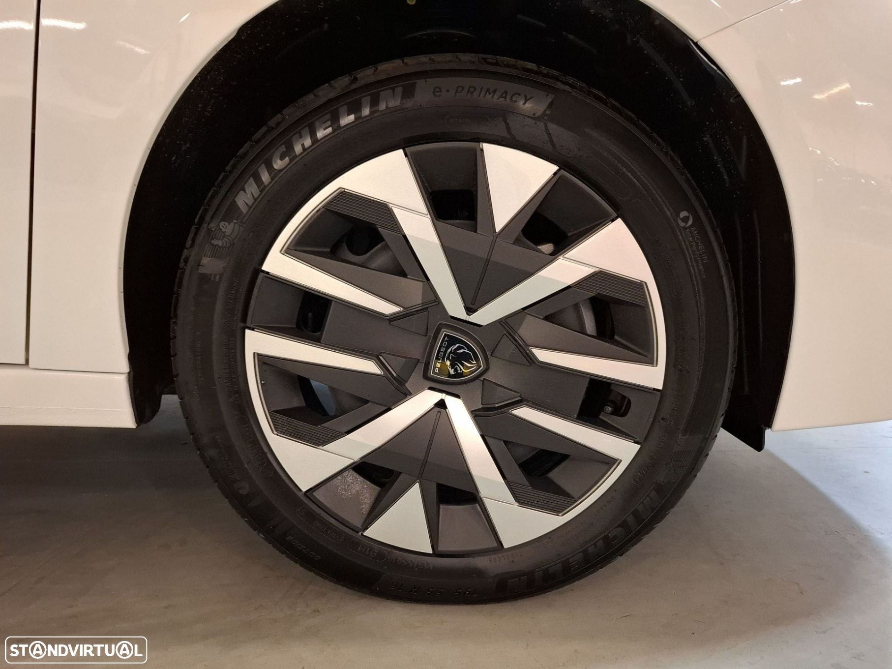 Peugeot 208 1.2 Hybrid Active e-DCS6 - 24