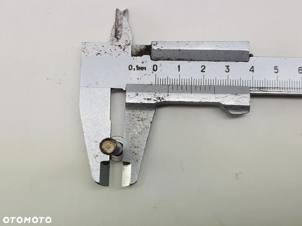 SUZUKI GSR 750 11-16 DEKIEL POKRYWA + ŚRUBY - 19