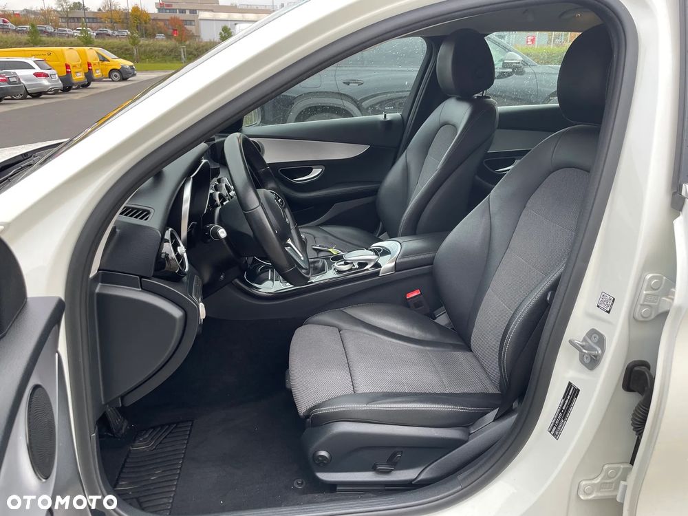 Mercedes-Benz Klasa C 180 d Exclusive - 8