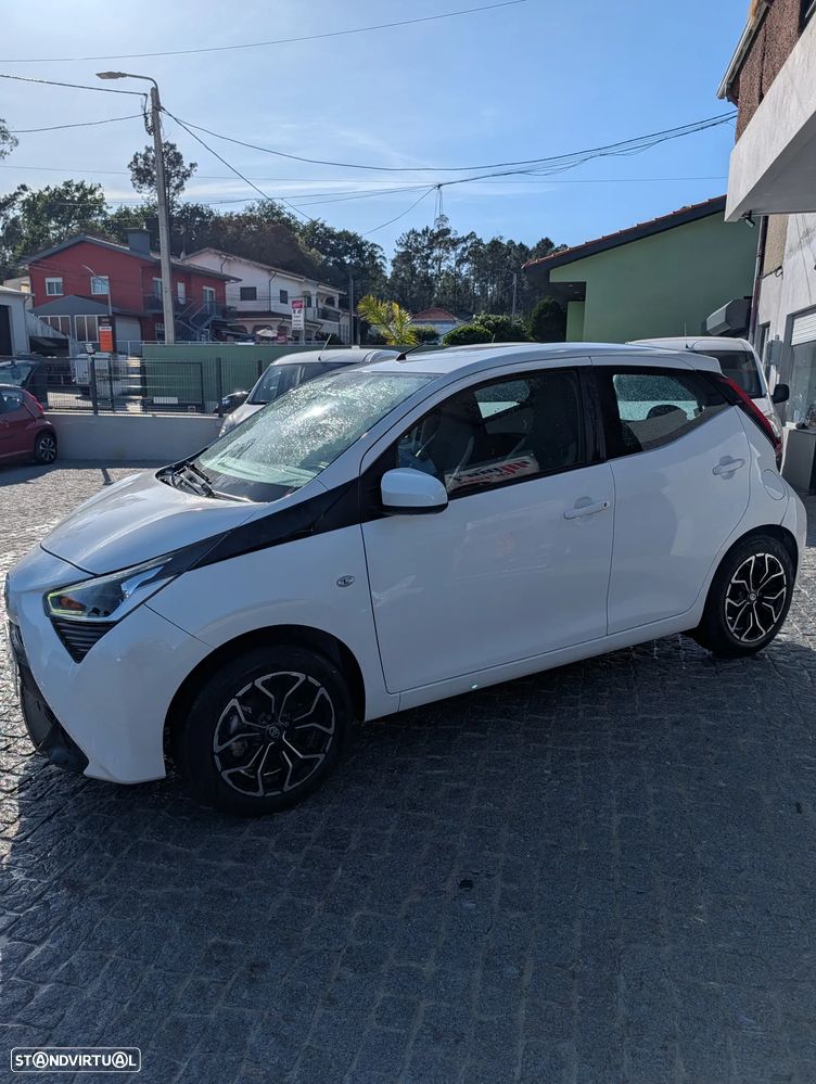Toyota Aygo x-play - 3