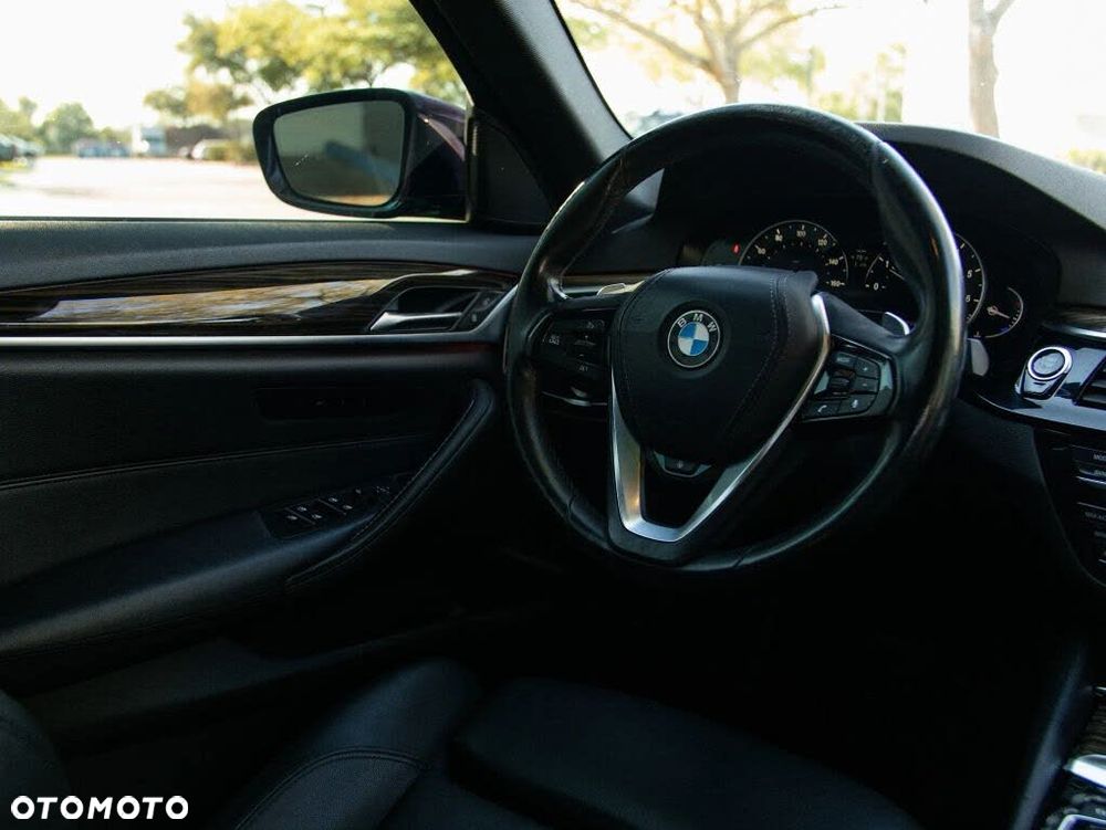 BMW Seria 5 530i xDrive Luxury Line sport - 33