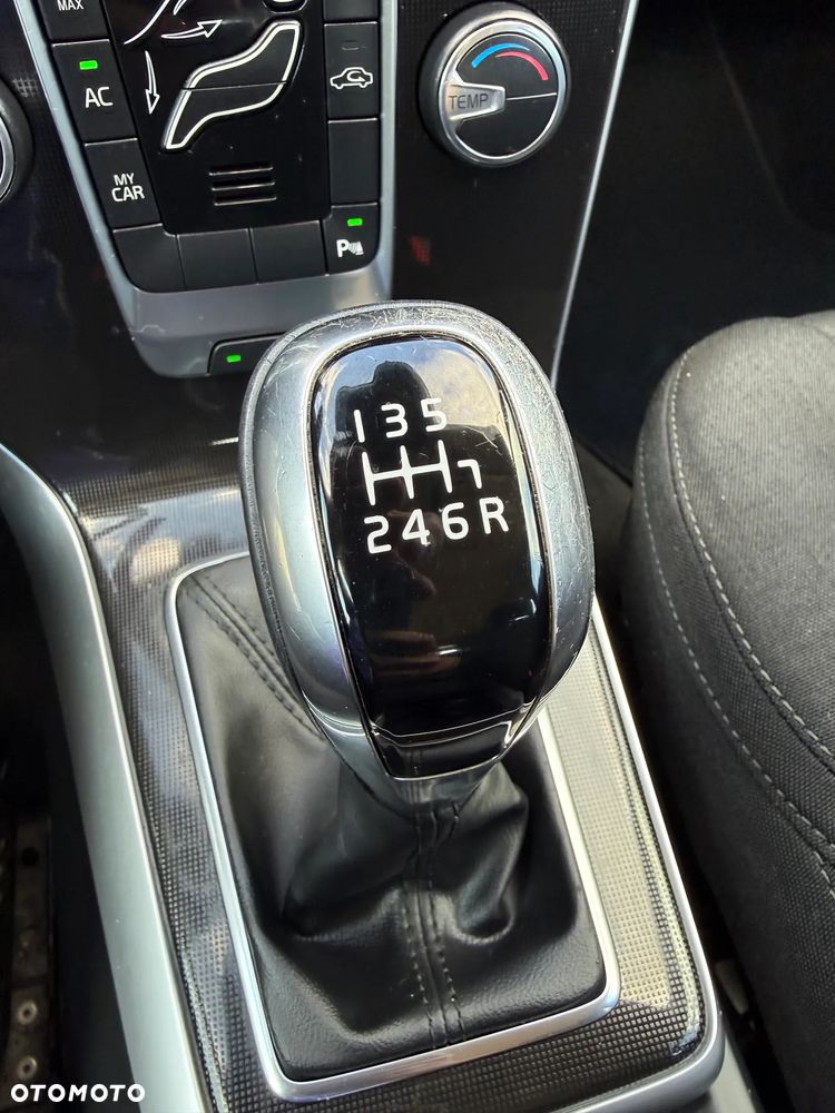 Volvo V40 Cross Country D2 - 24