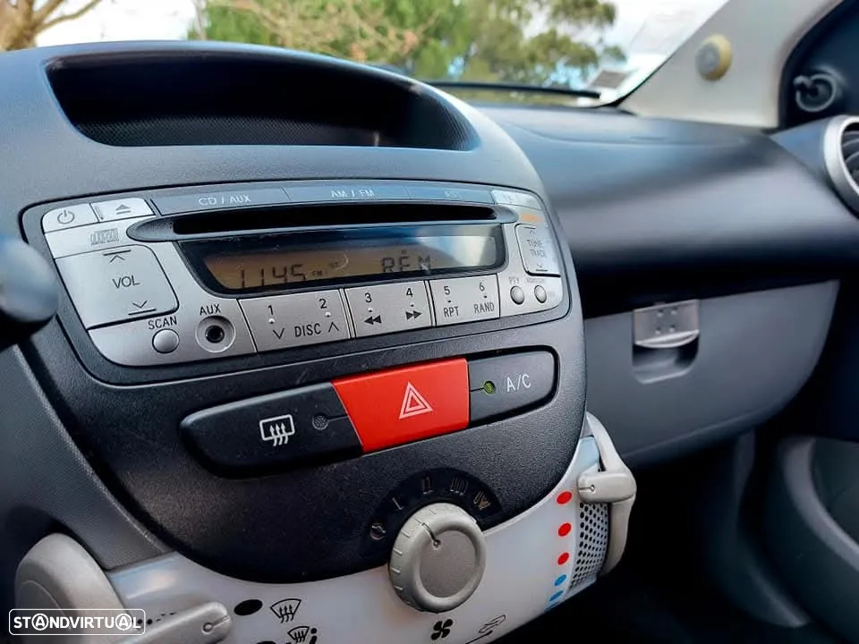 Toyota Aygo 1.0 + AC - 11
