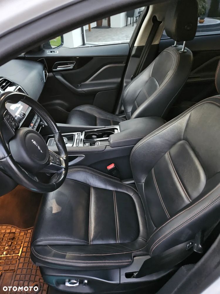 Jaguar F-Pace 2.0 i4P AWD Prestige - 12