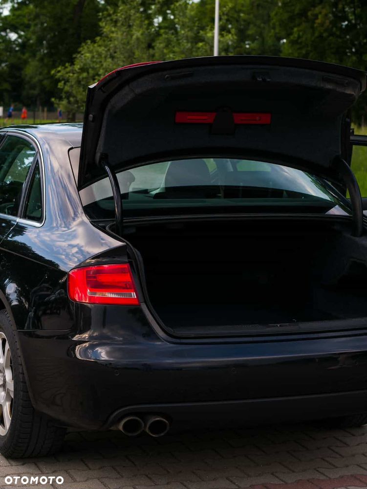 Audi A4 Limousine - 5