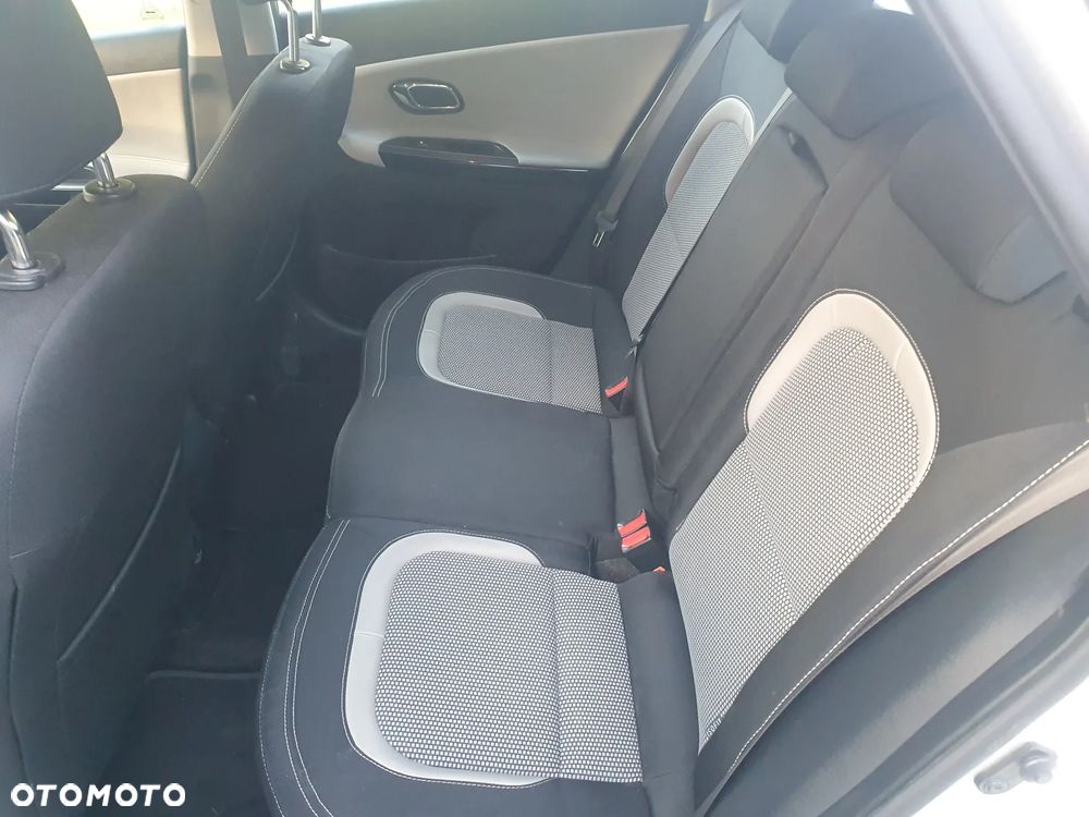 Kia Ceed 1.6 GDI Business Line - 19