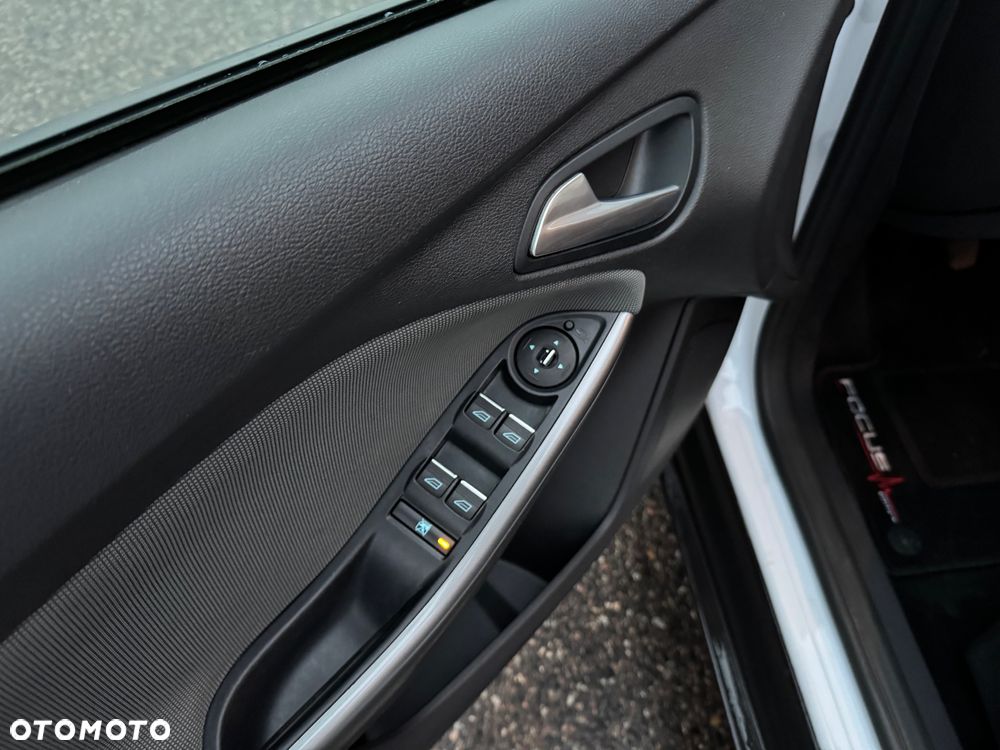 Ford Focus 1.6 TDCi DPF SYNC Edition - 22