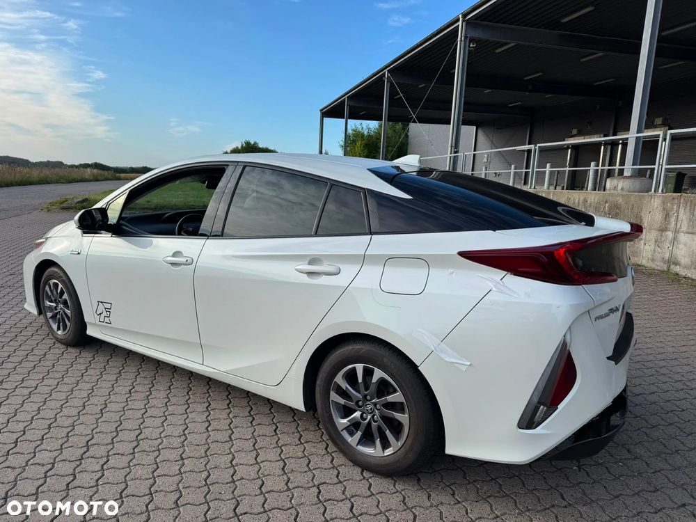 Toyota Prius Hybrid Executive - 6