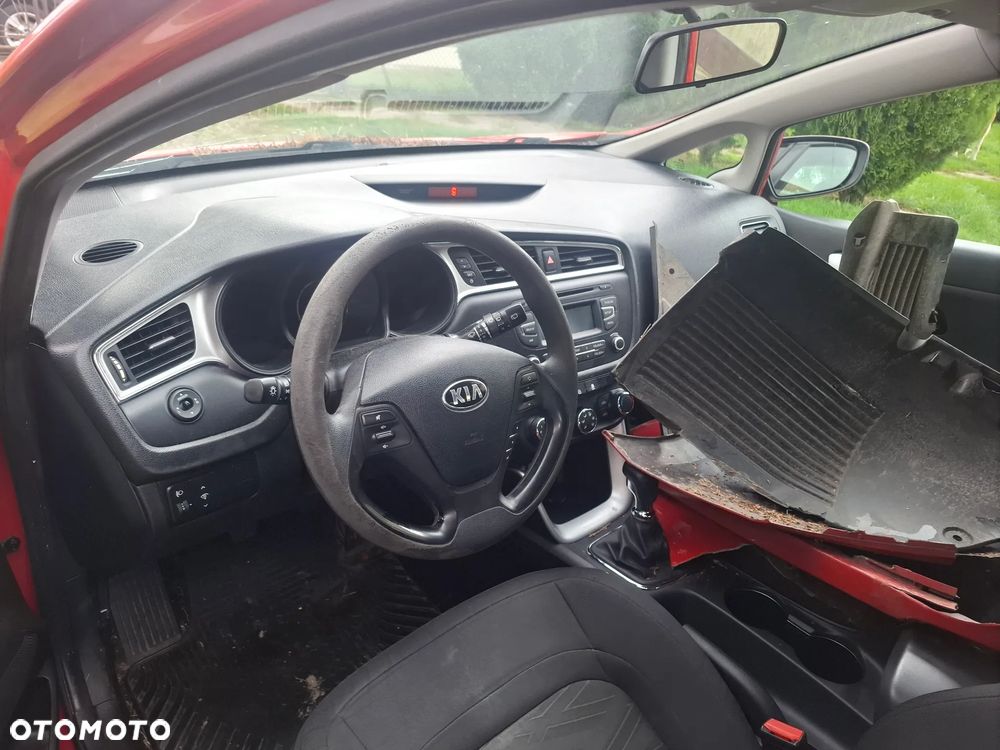 Kia Ceed - 9