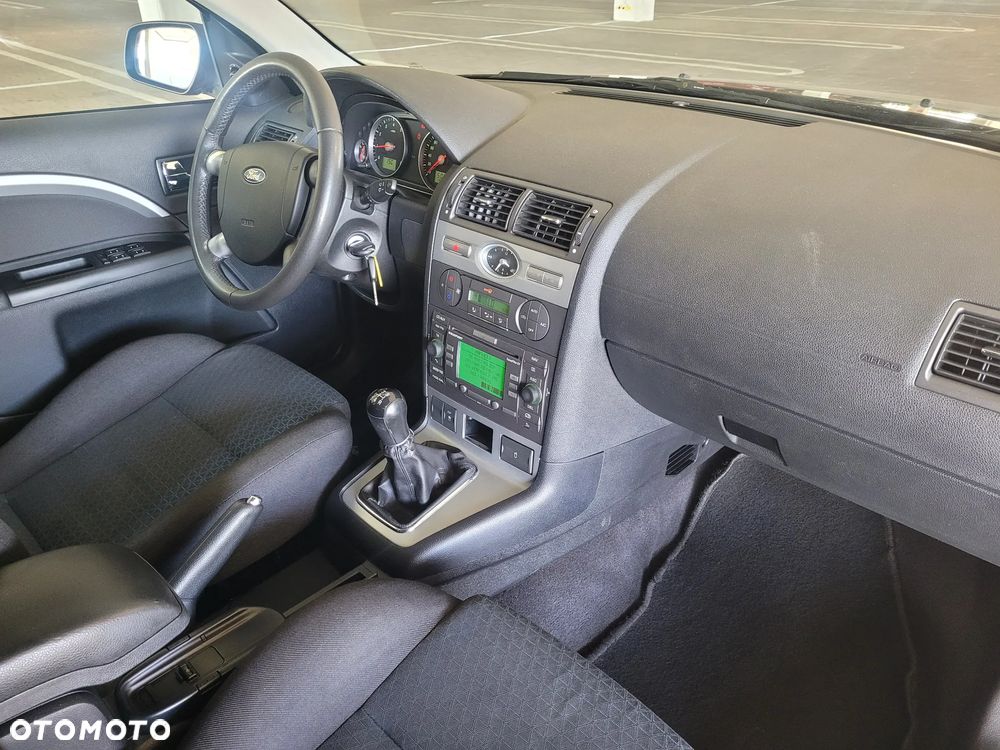 Ford Mondeo 1.8 Futura X - 11