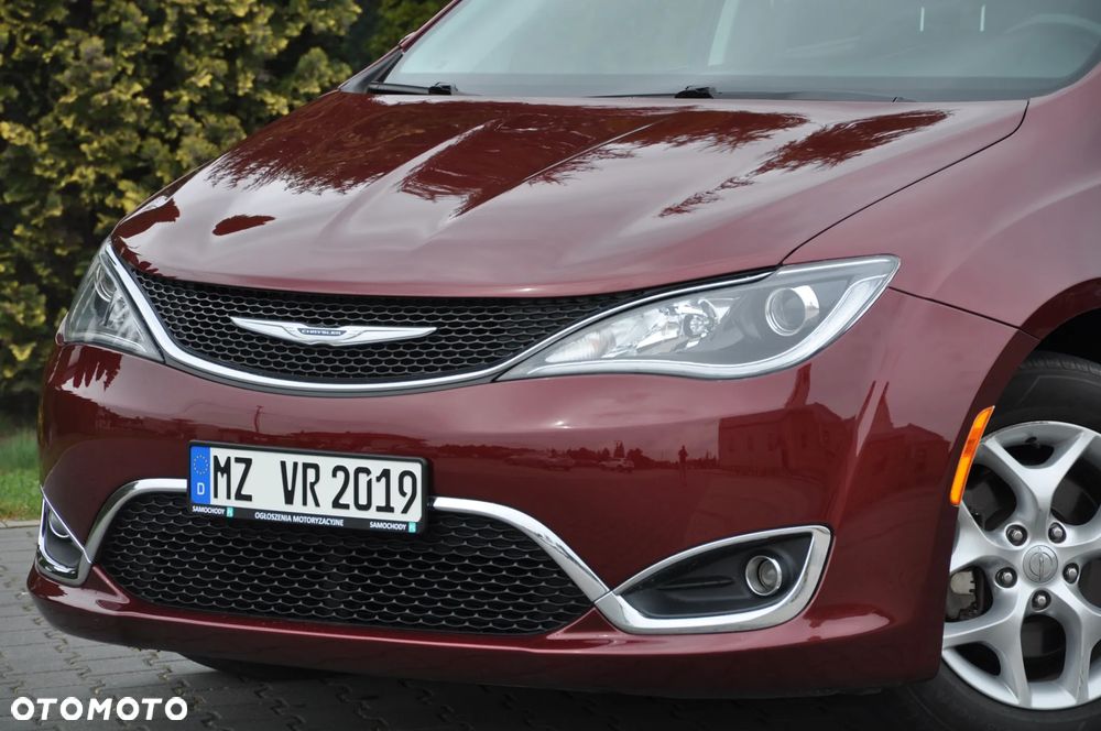 Chrysler Pacifica - 4