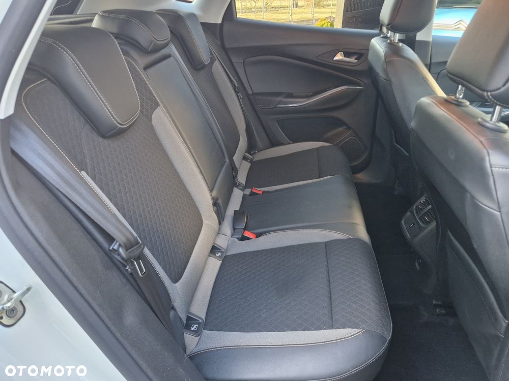 Opel Grandland X 1.2 Start/Stop Business Edition - 26