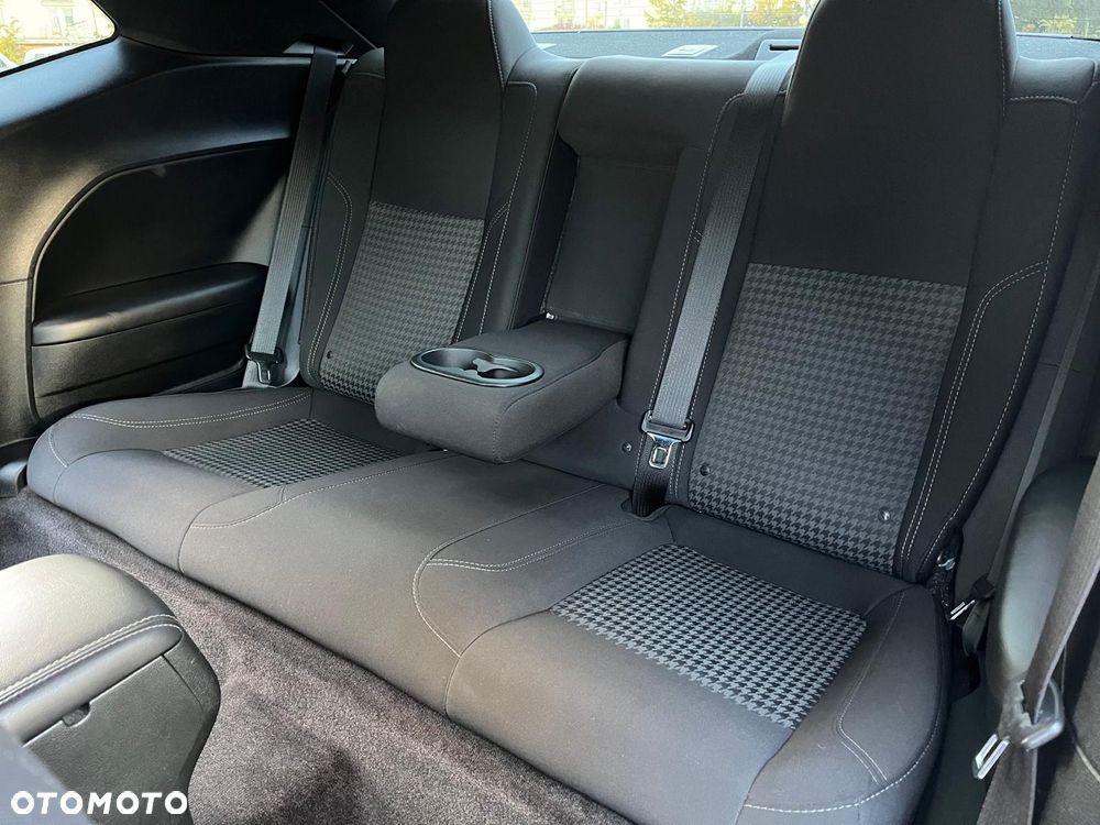 Dodge Challenger - 17