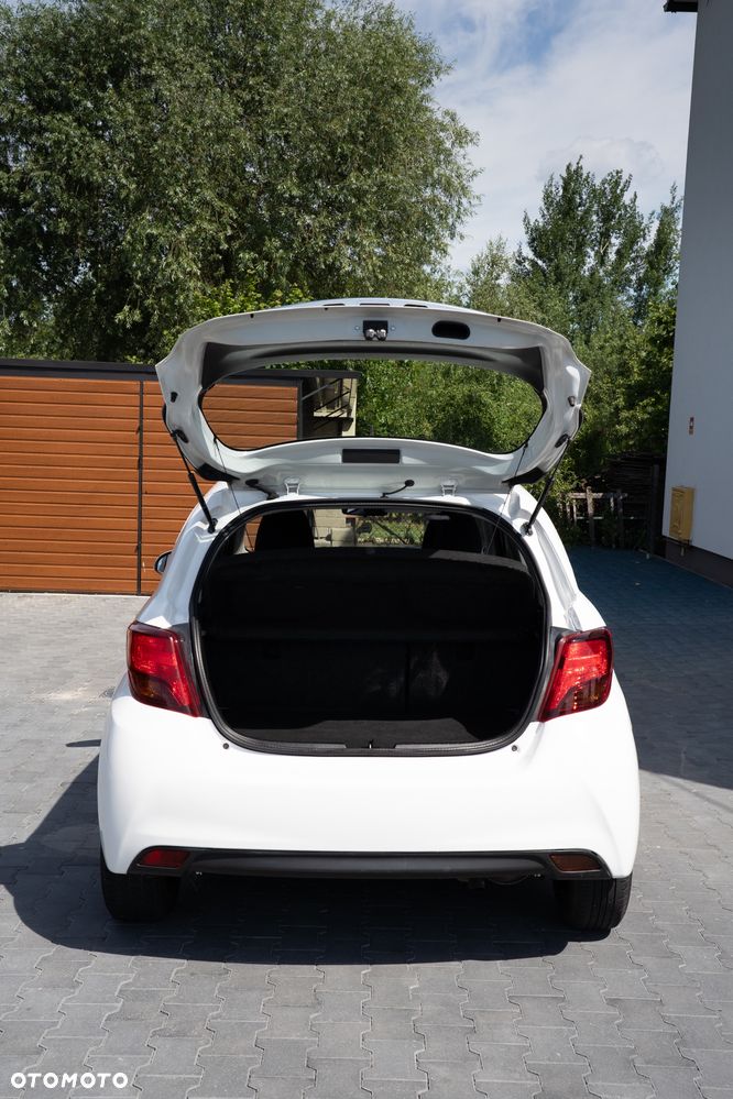 Toyota Yaris Hybrid 100 Active EU6 - 16